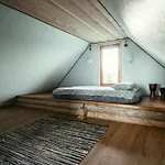 Chalet Romantic At Loghouse Vaeiketeemaja