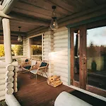 Romantic At Loghouse Vaeiketeemaja Chalet Uksnurme