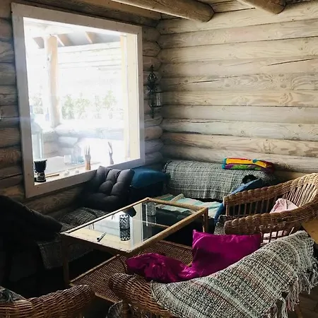 Romantic At Loghouse Vaeiketeemaja Chalet *