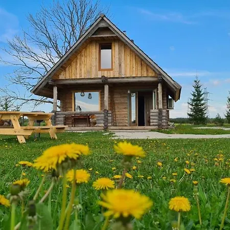 Alpehytte Romantic At Loghouse Vaeiketeemaja Uksnurme