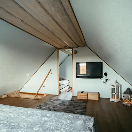 Romantic At Loghouse Vaeiketeemaja 木屋 Uksnurme