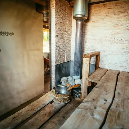 Romantic At Loghouse Vaeiketeemaja Chalet