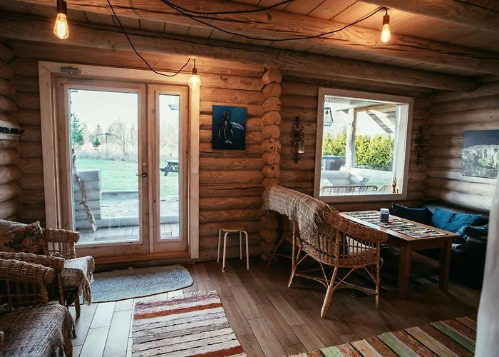 Romantic At Loghouse Vaeiketeemaja * Uksnurme